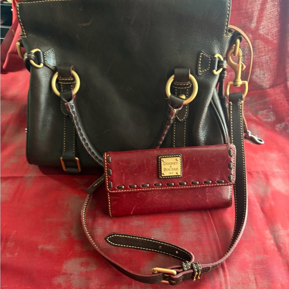 Dooney & Bourke Florentine Medium-Chestnut and wallet